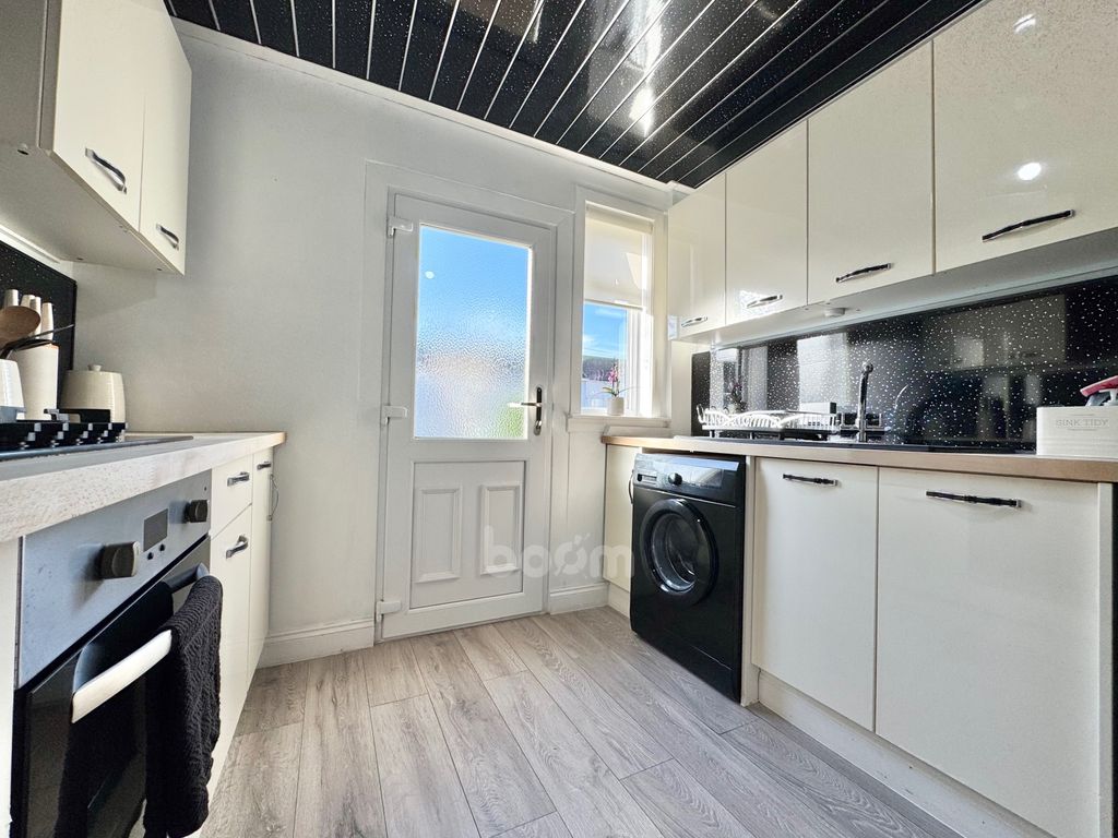 Property photo 3 of 29 Img_4884