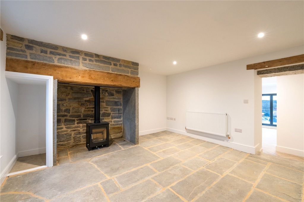 Property photo 2 of 14 Picture No. 13