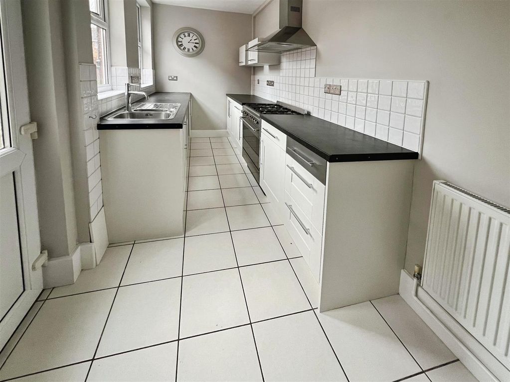 Property photo 2 of 13 Kitchen