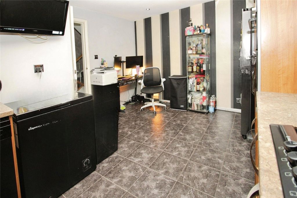 Property photo 3 of 20 Picture No. 21