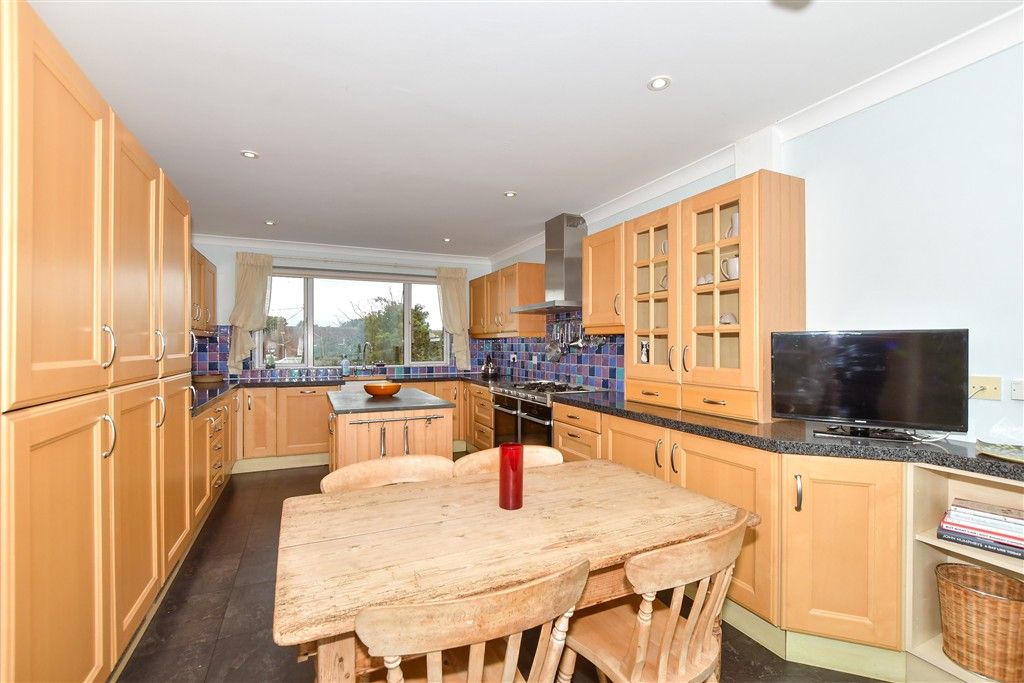 Property photo 3 of 13 Kitchen