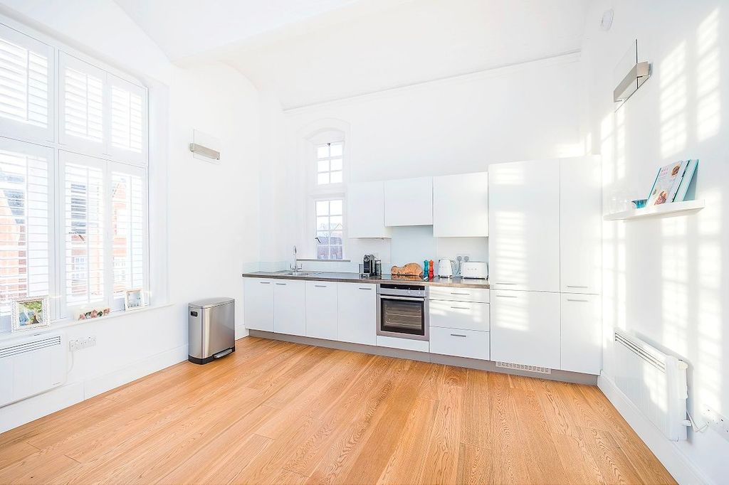 Property photo 2 of 11