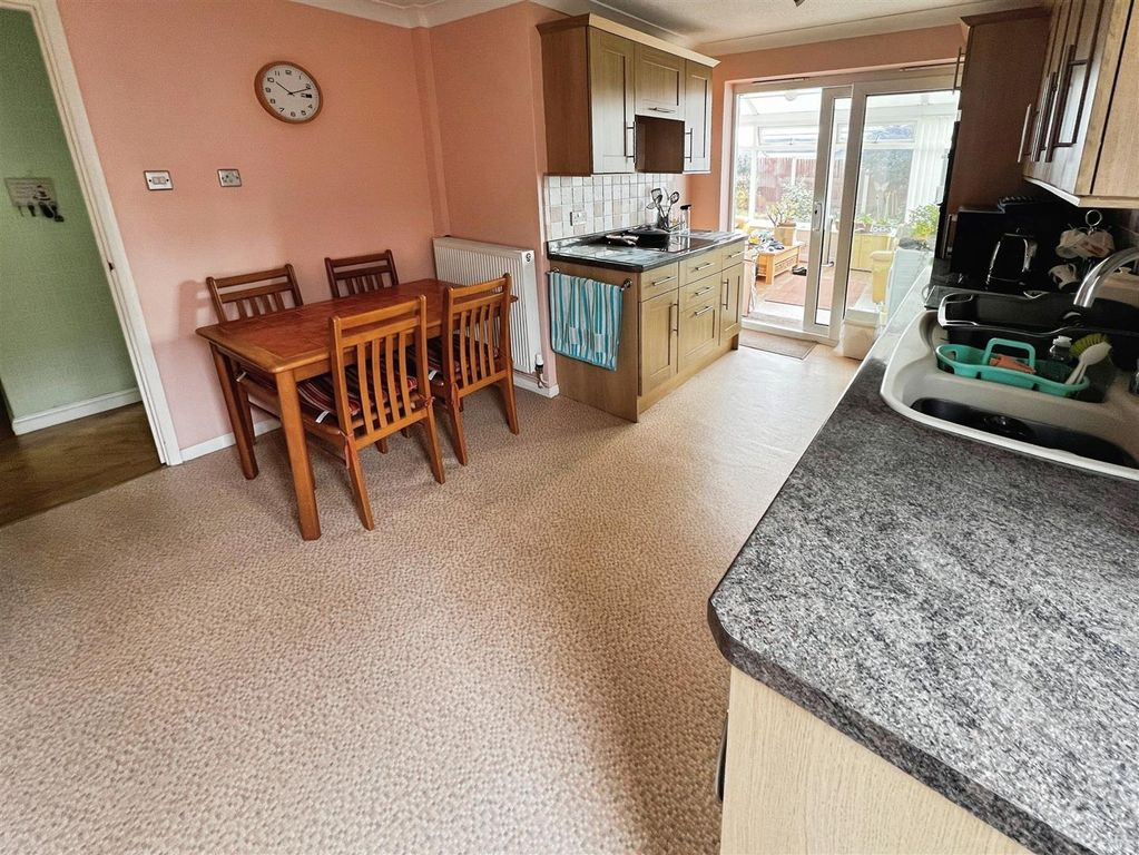 Property photo 2 of 14 Kitchen 2