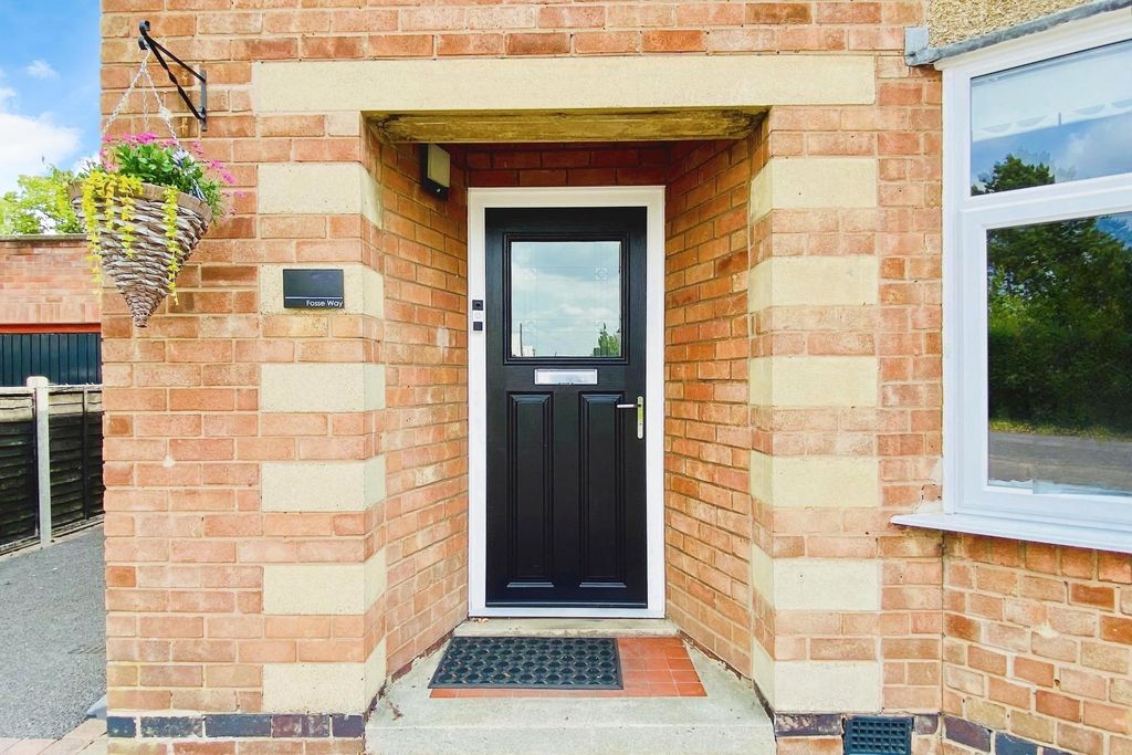 Property photo 3 of 29