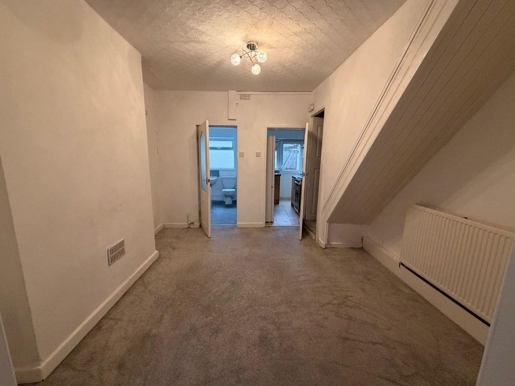 Property photo 3 of 8 3.Jpg