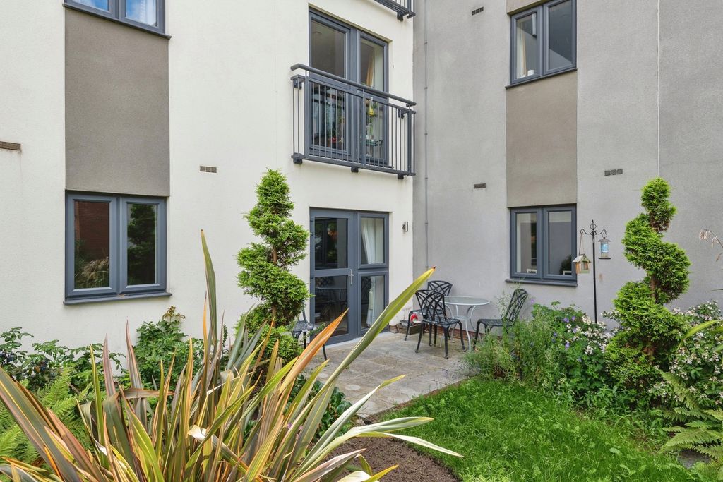 Additional image 17 of 2 bed flat for saleSouth Street, Taunton, Somerset TA1
