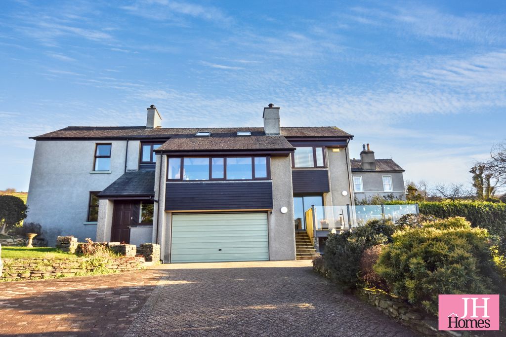 Property photo 1 of 49