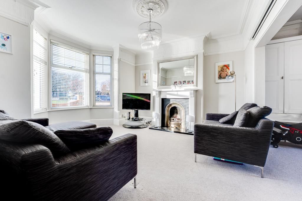 Property photo 2 of 37 30 Park Road, Kettering-8.Jpg