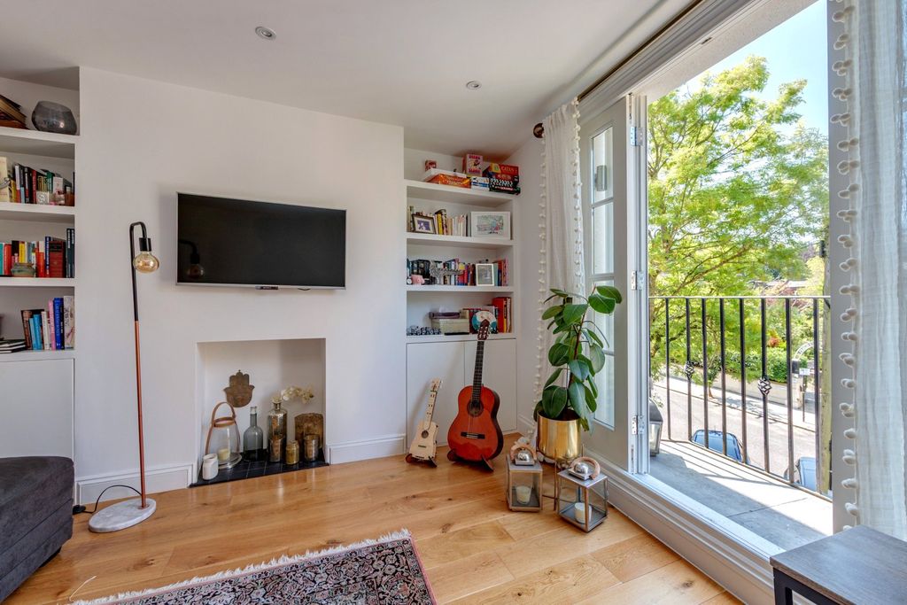 Property photo 2 of 25 Picture No. 43