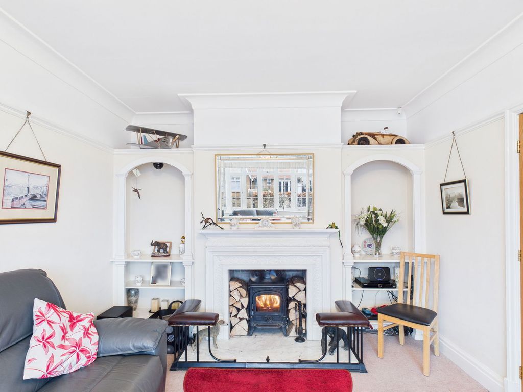 Property photo 2 of 19