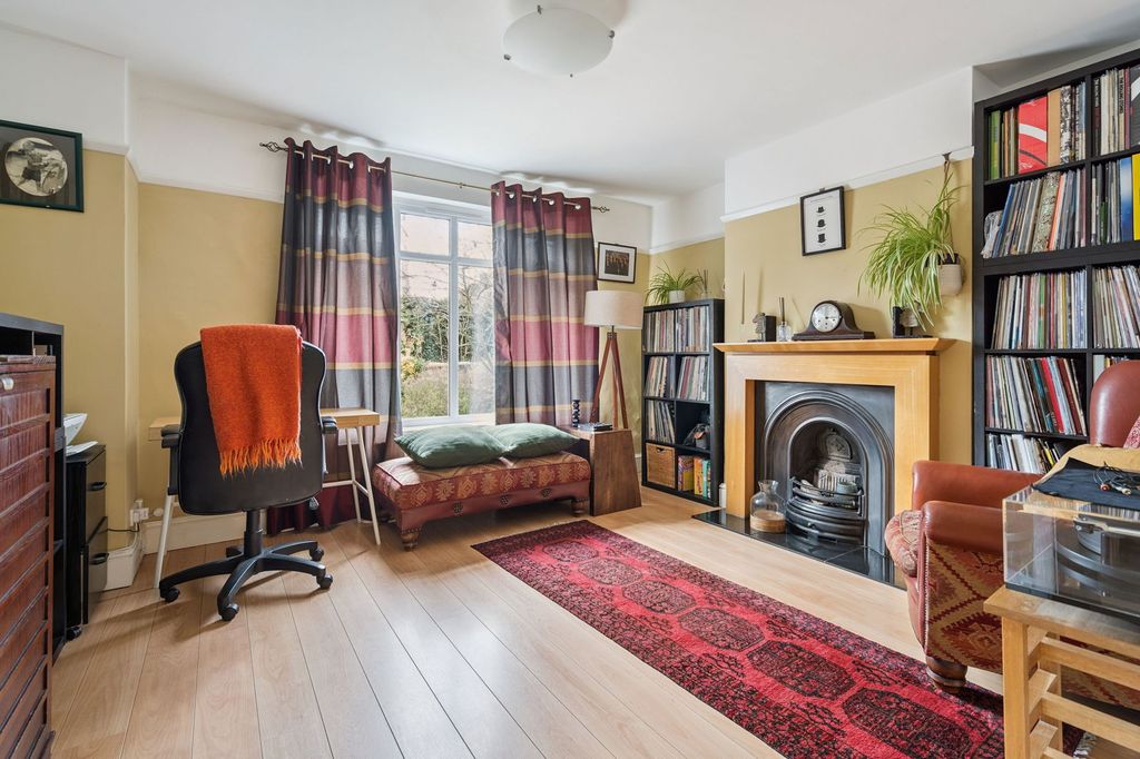 Property photo 3 of 14