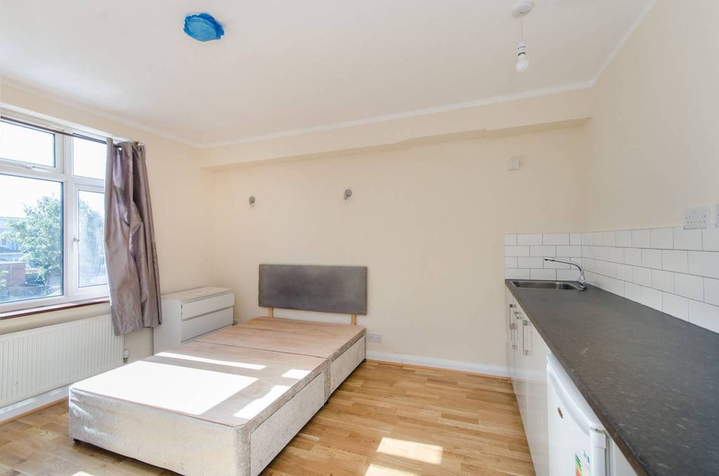Property photo 1 of 4