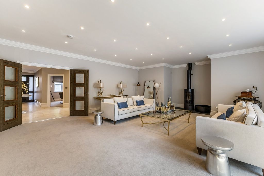 Property photo 2 of 15 Drawing Room
