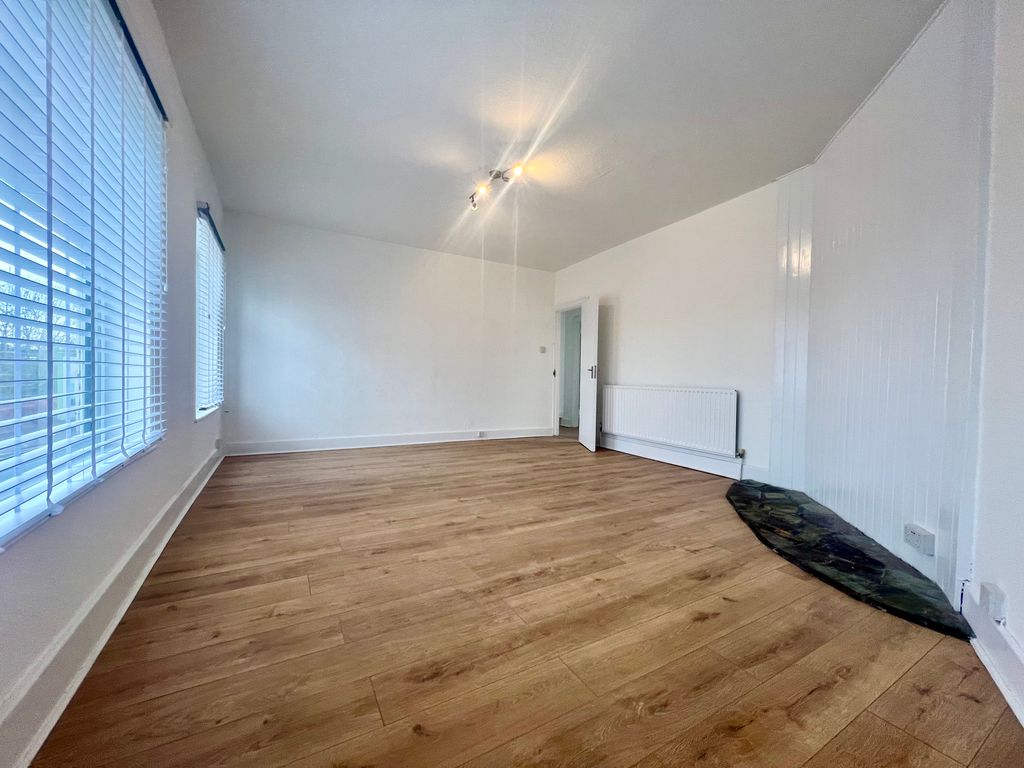 Property photo 2 of 8 Img_2516