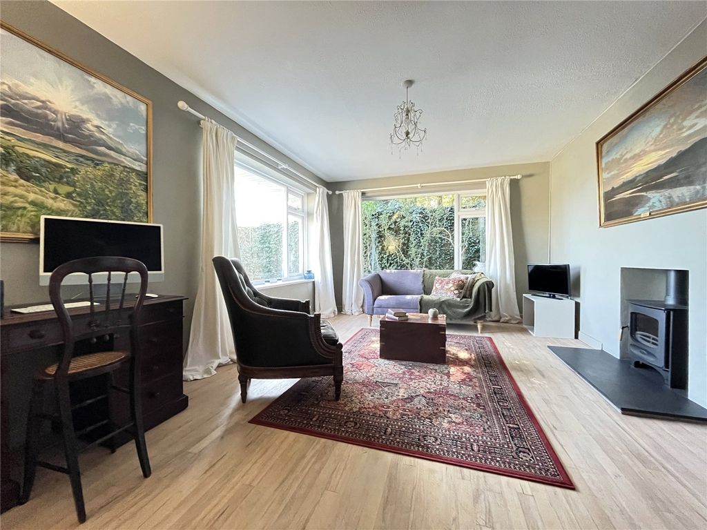 Property photo 3 of 12 Picture No. 32