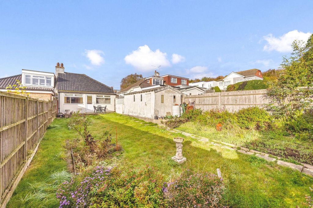 Property photo 2 of 25