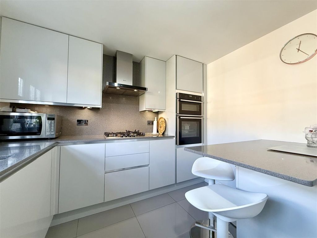 Additional image 8 of 4 bed detached house for saleOakley Drive, Loughborough LE11