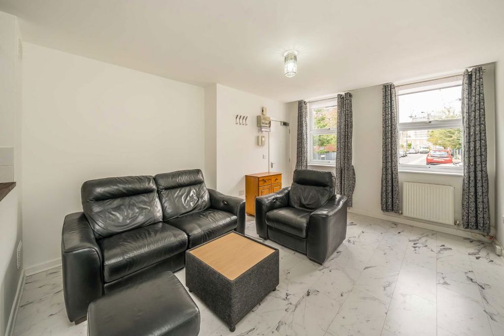 Property photo 2 of 7