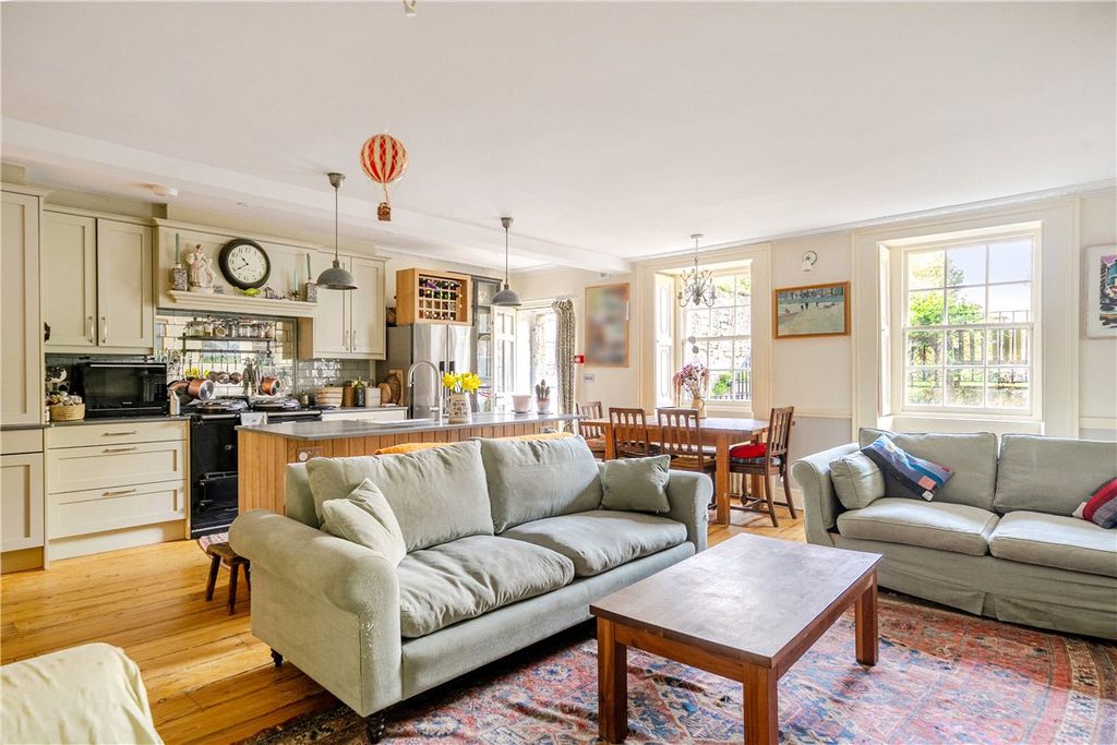 Property photo 2 of 15 Picture No. 20