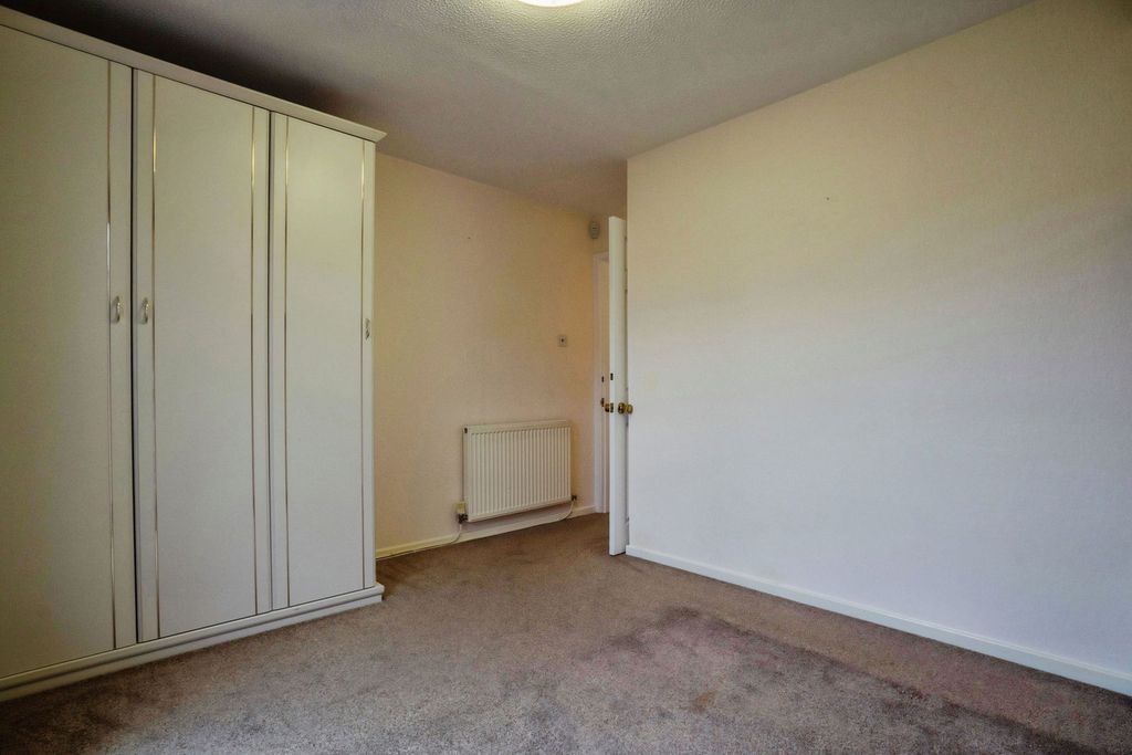 Property photo 2 of 25