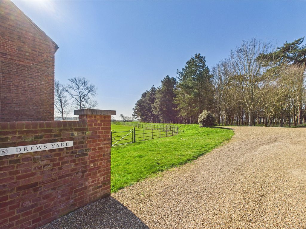 Property photo 2 of 16 Picture No. 23