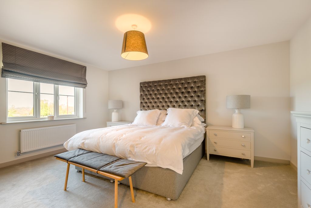 Property photo 1 of 2