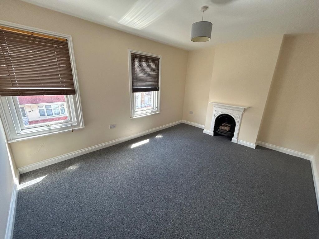Property photo 1 of 10 Bedroom One
