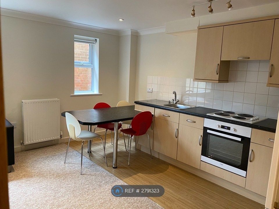 Property photo 3 of 8 Kitchen Diner