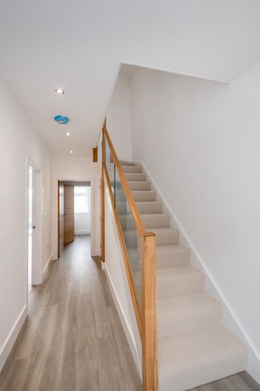 Property photo 2 of 22 Picture No. 15