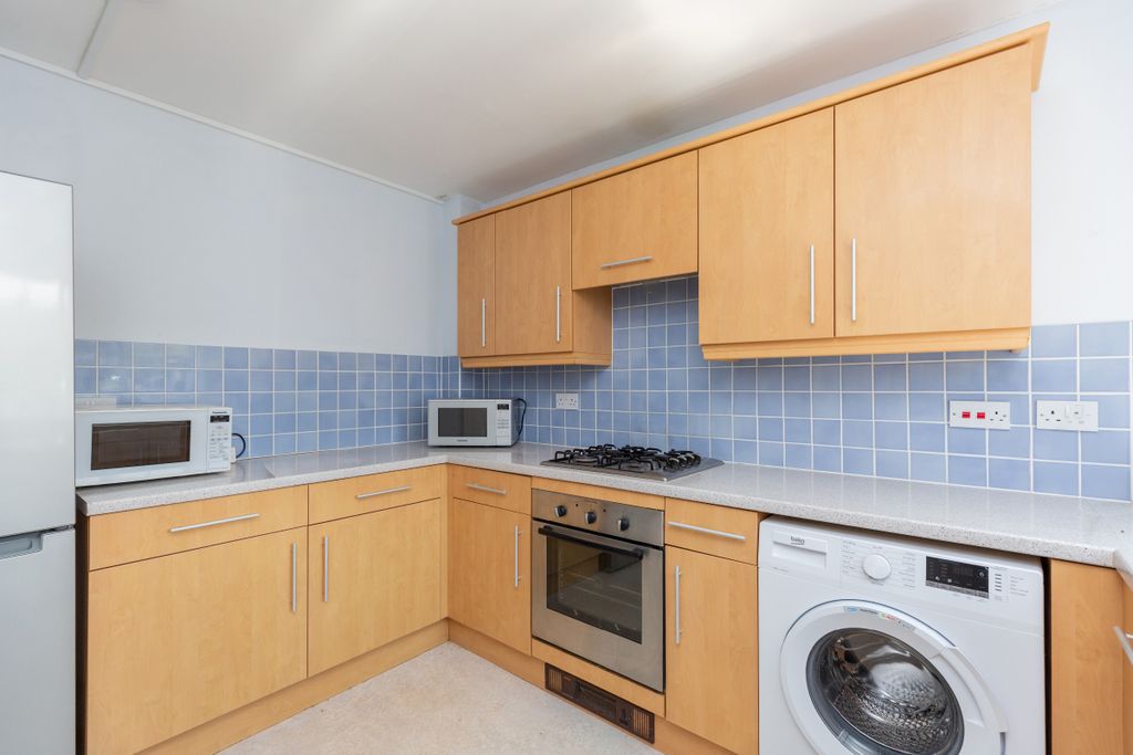 Property photo 2 of 18