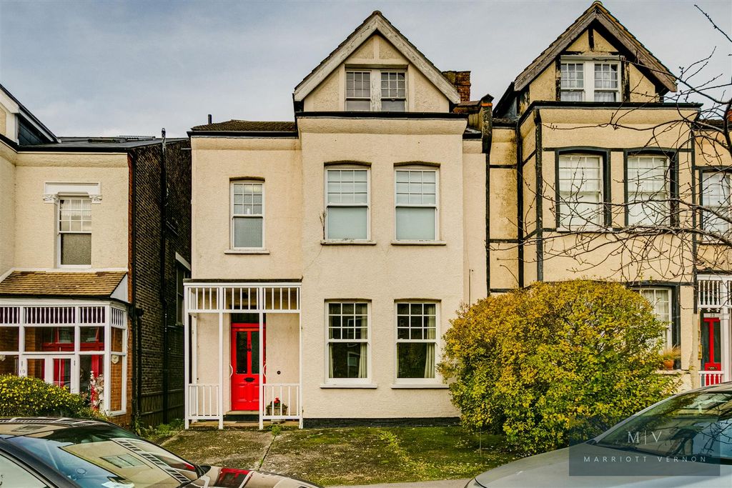 Property photo 1 of 17 Woodstock Road 21 F1 MV-18.Jpg