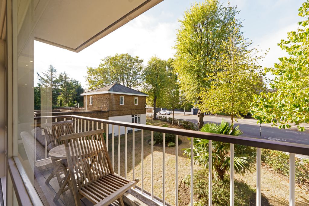 Property photo 2 of 12 Sam00016