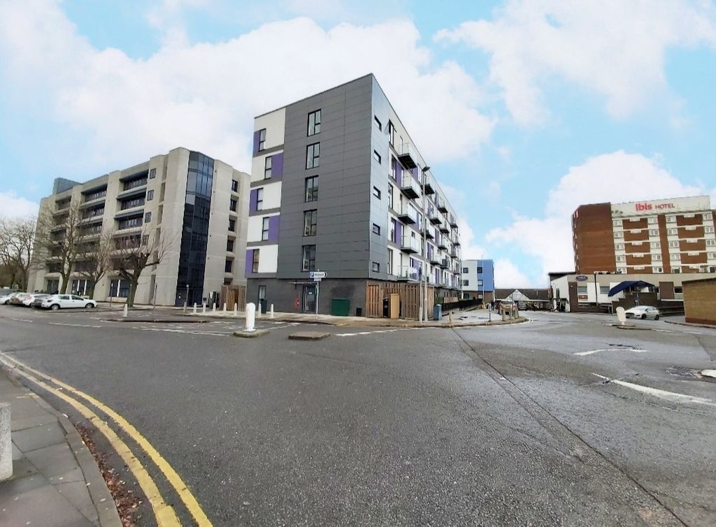 Property photo 1 of 8