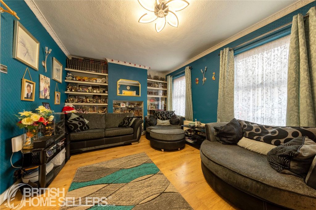 Property photo 3 of 20 Picture No. 12