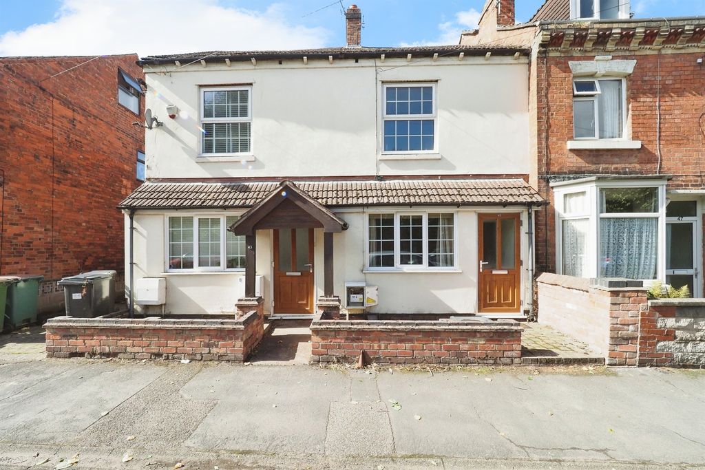 Property photo 1 of 17