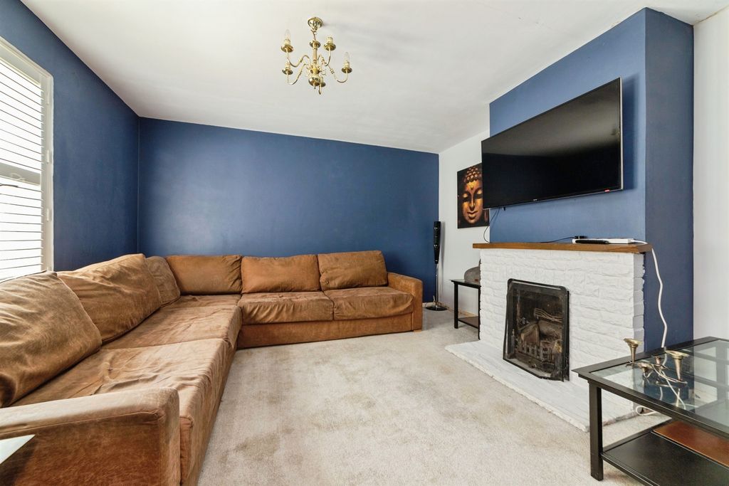 Property photo 3 of 20