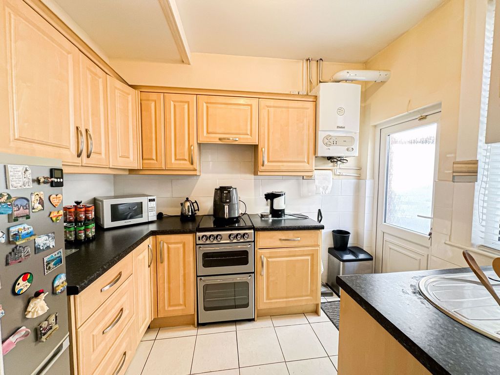 Property photo 2 of 12 Photo 11