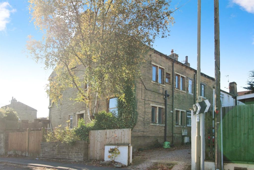 Property photo 1 of 16 External