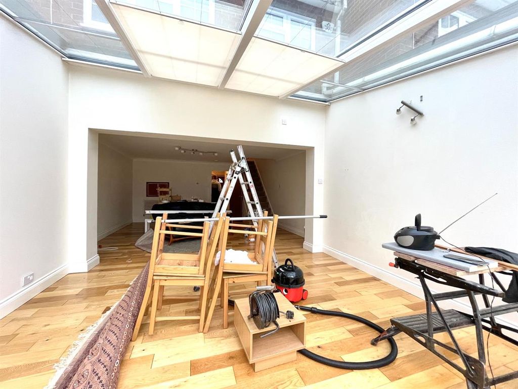 Property photo 3 of 4
