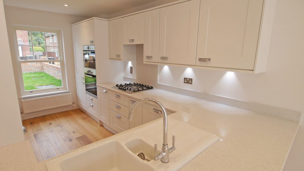 Property photo 2 of 15 Kitchen