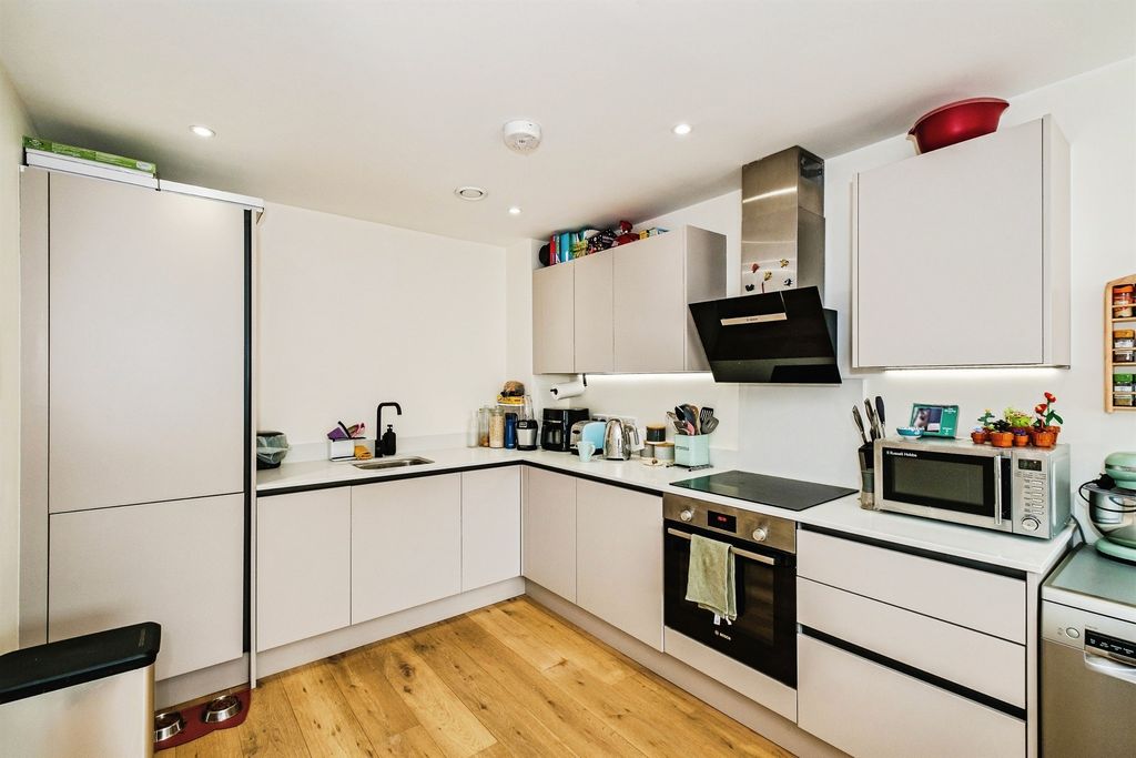 Property photo 2 of 17