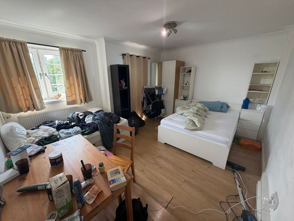 Property photo 1 of 4
