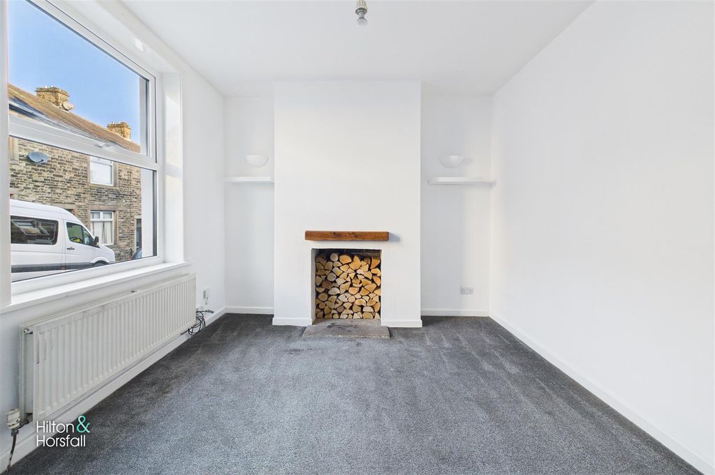 Property photo 3 of 13 Edmondson Street