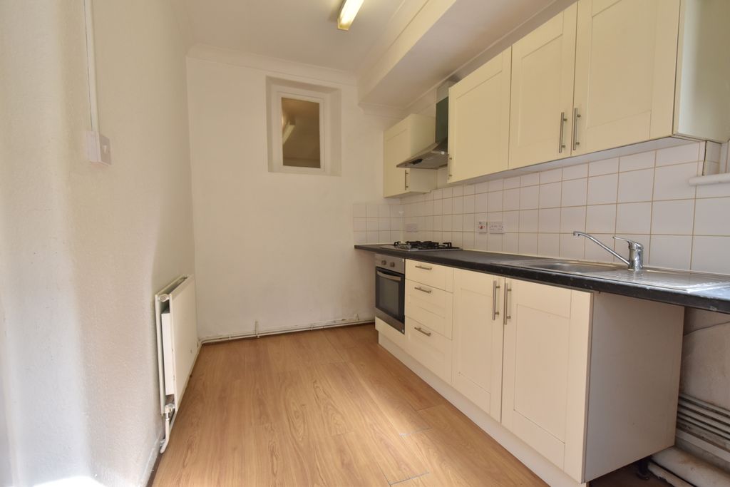 Property photo 2 of 9 Kitchen