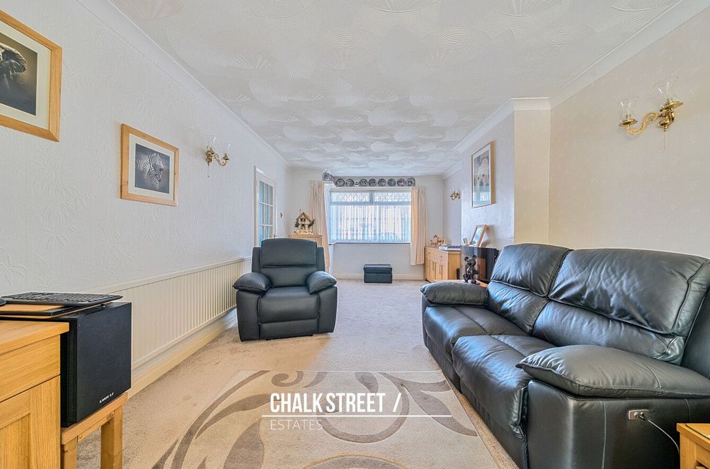 Property photo 3 of 40