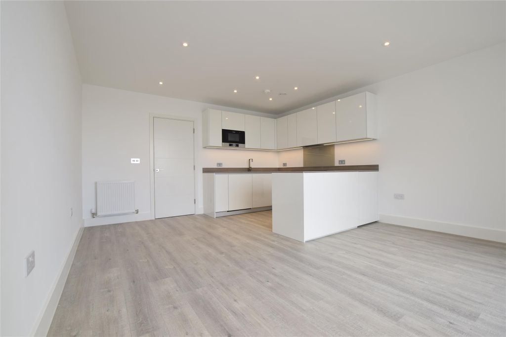 Property photo 1 of 12 Living Room/Kitchen