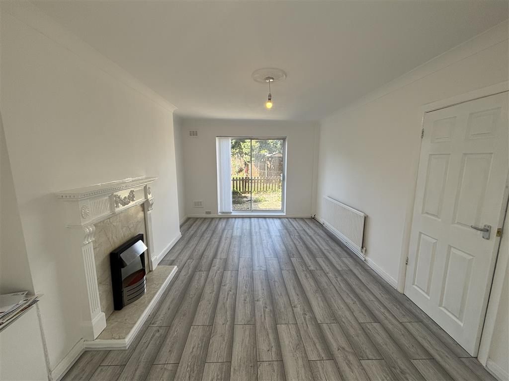 Property photo 3 of 9 Living Room