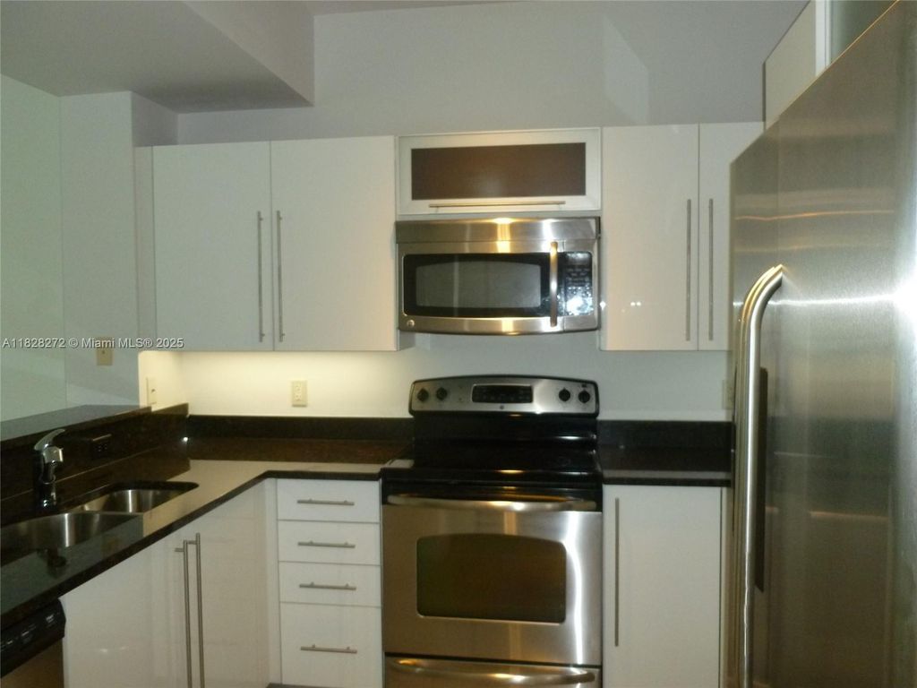 Property photo 3 of 13 <Alttext/>