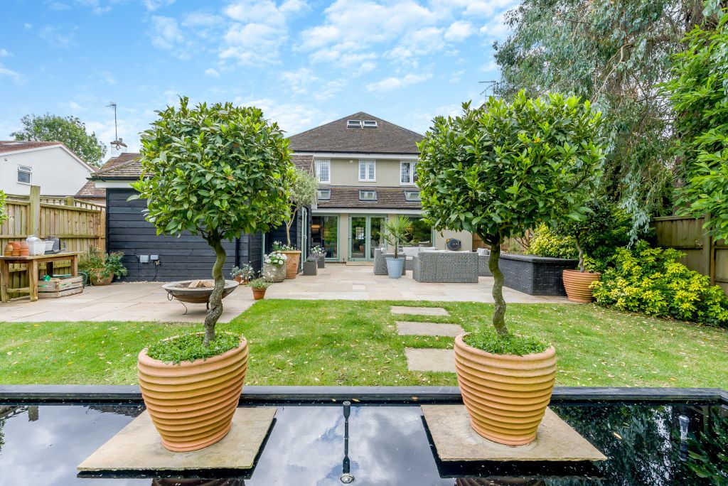 Property photo 2 of 47