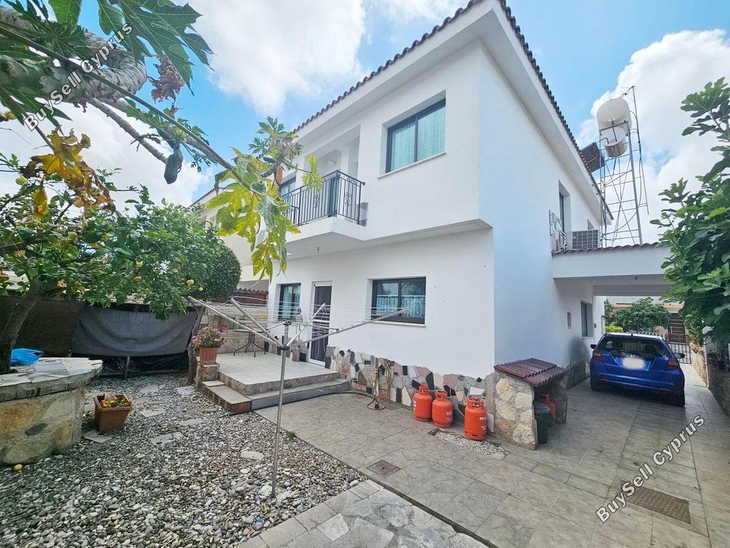 Property photo 2 of 43
